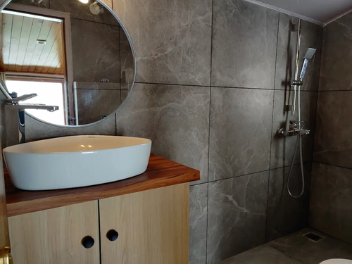 The Cloudberry | Cozy Hill Retreat with Balcony & Heated Interiors