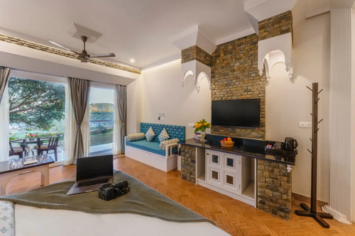 Willowdale ~ Classic Suite