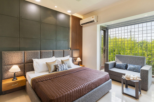 Lily @ The Magnolia Farm w/ Indoor Pool & Jacuzzi