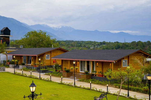 Esh Cottage Moss | Hilltop 2-BHK Retreat with Open-air Jacuzzi, Shared Garden, Pool & Cosy Lounge