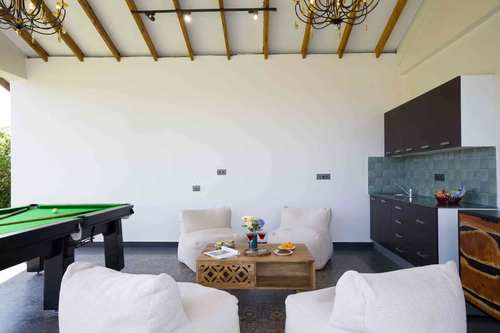 Esh Cottage Birch | Hilltop 4-BHK Retreat with Open-air Jacuzzi, Shared Garden, Pool & Cosy Lounge