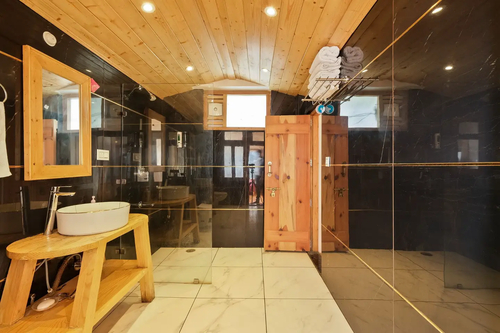 Theog 2BHK Loft with Patio