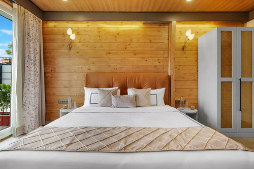 Esh Cottage Birch | Hilltop 4-BHK Retreat with Open-air Jacuzzi, Shared Garden, Pool & Cosy Lounge