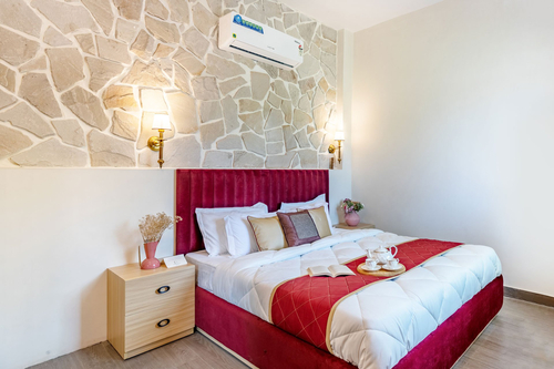 The Magnolia Farm w/ Indoor Pool & Jacuzzi