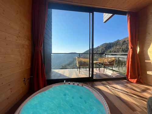 Heaven by The Kiana W/ Indoor Jacuzzi