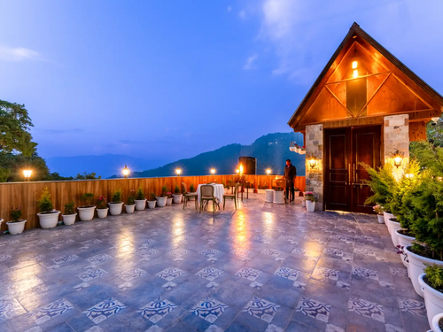 Shukrana 4BHK Luxury Retreat | Mall Road