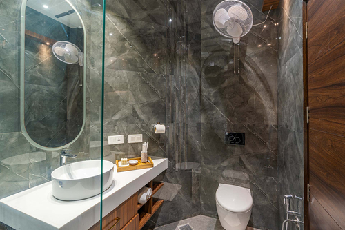 D’Amour w/ Breakfast