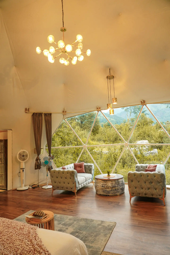 Glamorous Presidential Suite