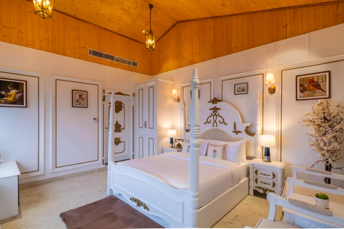 The English Country House | Elizabeth Lodge