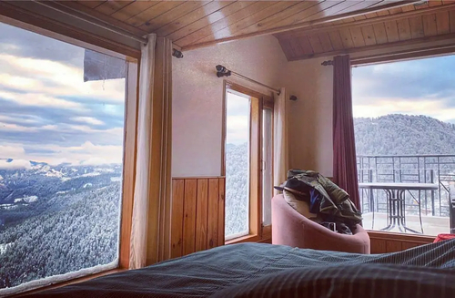 The Cloudberry | Cozy Hill Retreat with Balcony & Heated Interiors