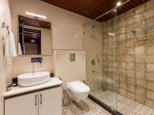 Shukrana 4BHK Luxury Retreat | Mall Road