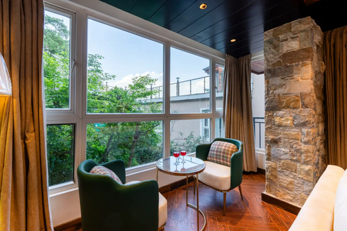 Shukrana 4BHK Luxury Retreat | Mall Road