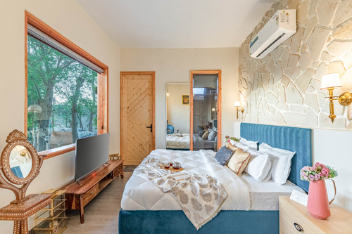 Lily @ The Magnolia Farm w/ Indoor Pool & Jacuzzi