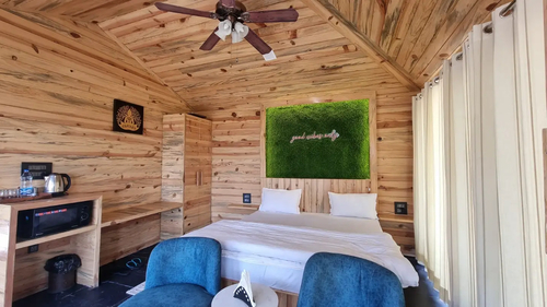 The Woodpecker-Private Cottage