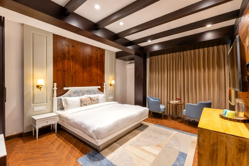 Shukrana 4BHK Luxury Retreat | Mall Road