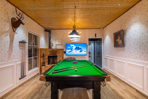 The English Country House | Victorian Suite 2