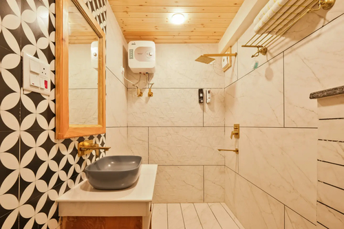 Luxurious Pahadi Retreat