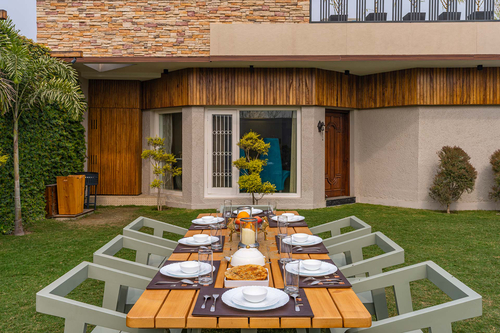 D’Amour w/ Breakfast