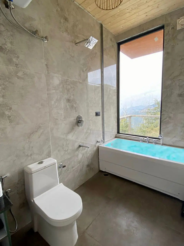 Retreat by The Kiana W/ Indoor Jacuzzi