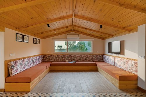 Konifer Greyvine | Hillside 9-BHK Retreat with Attic, Scenic Views, Garden & Outdoor Seating