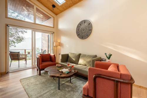 Sirmour Baag Merlot | Hillside Pet-friendly Cottage With Jacuzzi, Balcony & Restaurant