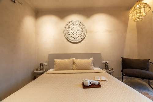 Sirmour Baag Cherry | A Pet-Friendly Cottage With Balcony, Common Garden & Restaurant