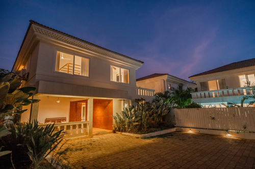 Villa Aarna | Tropical 3-BHK Villa Near Ozran Beach With Private Pool & Lounge Area