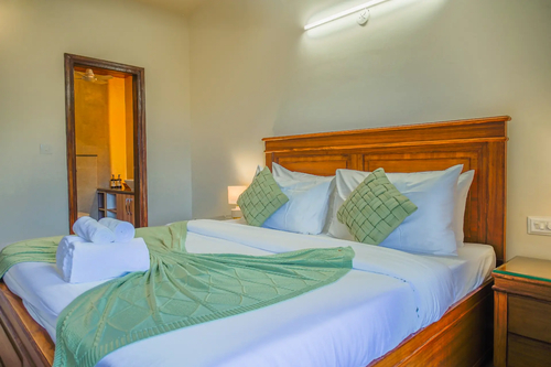 Veera Marina | Charming 3-BHK Apt Near Candolim Beach With Common Pools & Lift 