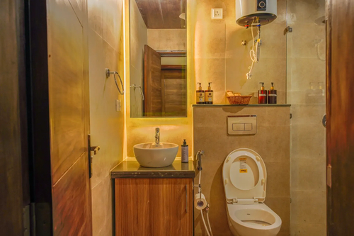 Veera Marina | Charming 3-BHK Apt Near Candolim Beach With Common Pools & Lift 
