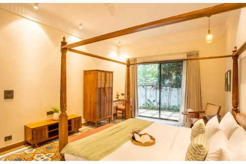 Laguna Aura | 4-BHK | Pvt Pool & Garden | Bar