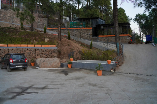 Sirmour Baag Scarlet | A Hillside Pet-Friendly Cottage With Restro & Garden