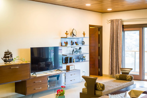 Lakeview Manor | Charming 5-BHK Lakeside Retreat With Garden & Balconies