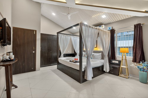 Lavender Hills | Pet-friendly Hillside 3-BHK Villa With Private Pool, Gazebo & Bathtubs