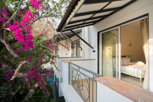 Laguna Aurelia | Luxe 4-BHK Villa Near Popular Beaches With Pvt Pool & Garden 