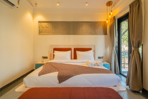 Laguna Camellia | Opulent 4-BHK Getaway Near Popular Beaches With Private Pool, Balcony & Indoor Bar