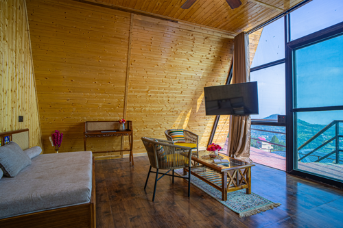 Echo By The Lakes | Lake-View Pet-friendly 2-Bedroom Retreat With Common Garden & Game Zone