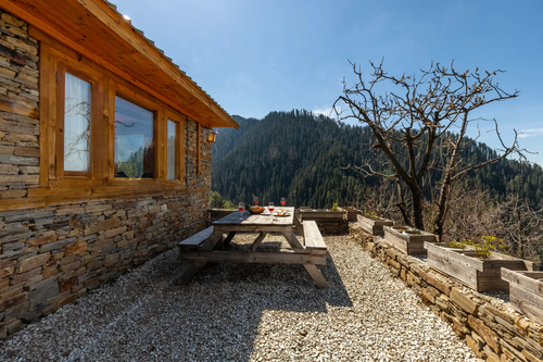 Skylounge | Pet-friendly Traditional 4-Bedroom Retreat With Sauna & Garden Near Haku Temple