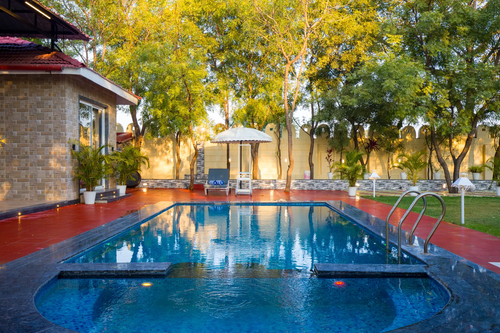 Swimming pool