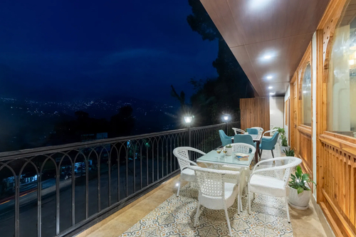 Evaara Woods Hilltop | 6-BHK Getaway With Common Garden & Sitting Area