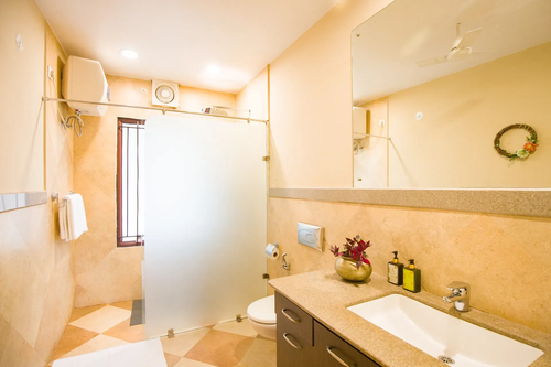Lakeview Manor | Charming 5-BHK Lakeside Retreat With Garden & Balconies