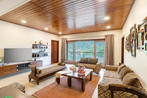 Lakeview Manor | Charming 5-BHK Lakeside Retreat With Garden & Balconies