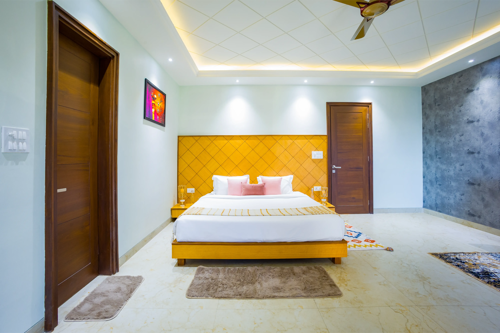 BYDM The Sky Heaven | Charming Pet-friendly 4-BHK Penthouse 15 Min from Triveni Ghat With Balcony, Bar & Lift