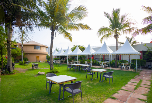 Open-to-sky restaurant