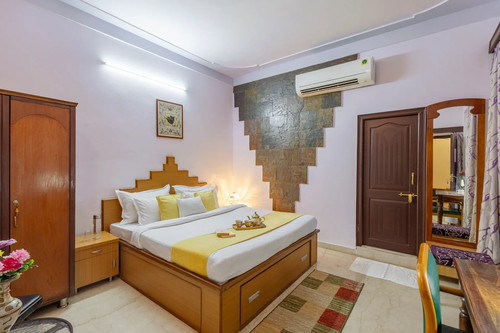 Abhimanyu Mansion Sapphire | 4-BHK Heritage Haveli With Outdoor Dining Area & Garden in City Centre
