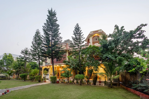 Abhimanyu Mansion Topaz | 2-BHK Haveli | Garden + Sit-Out Area | Central Location