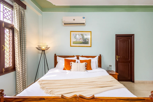 Abhimanyu Mansion Sapphire | 4-BHK Heritage Haveli With Outdoor Dining Area & Garden in City Centre