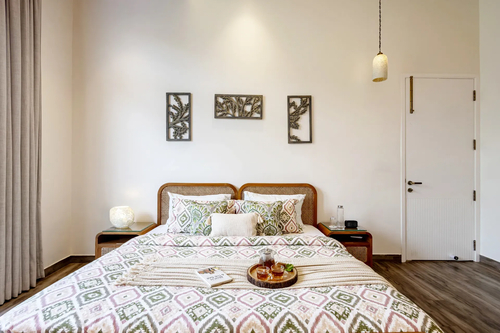 Antarmann Casa Zenith | 6-BHK | Terrace | Balcony | Lake View