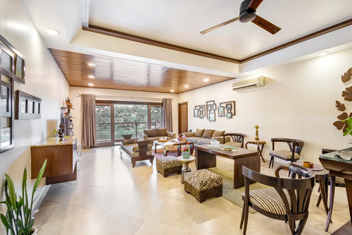 Lakeview Manor | Charming 5-BHK Lakeside Retreat With Garden & Balconies