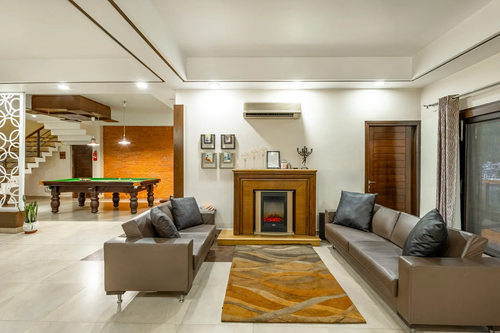 Lakeview Manor | Charming 5-BHK Lakeside Retreat With Garden & Balconies