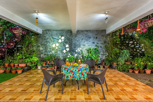 Lakeview Manor | Charming 5-BHK Lakeside Retreat With Garden & Balconies